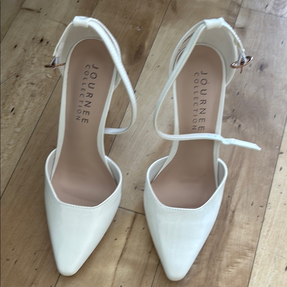 Journee Collection White Heels Elegant Design